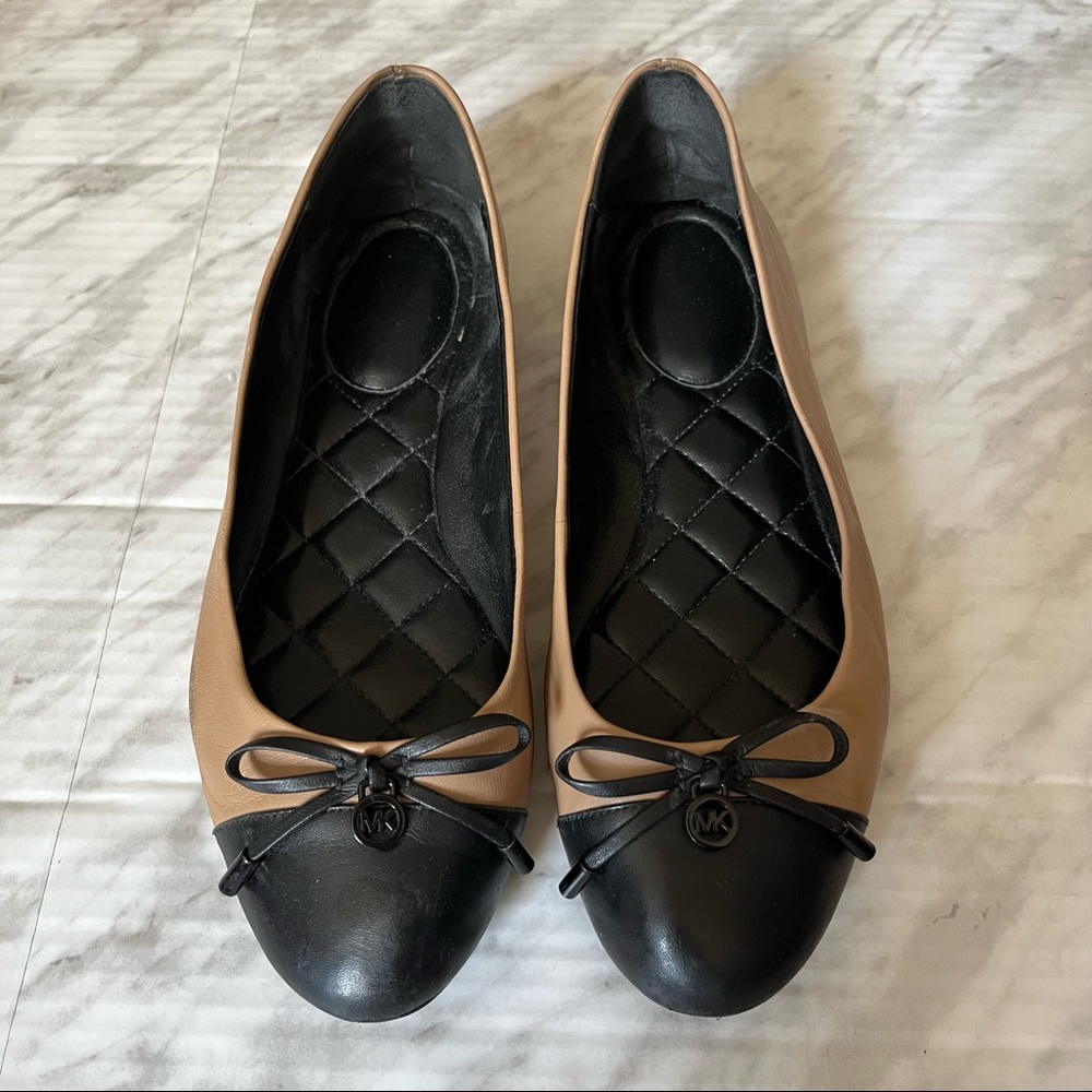 Michael Kors Beige & Black Ballet Flats w Bow